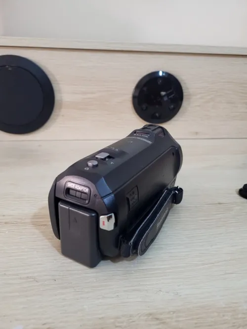 CAMERA PANASONIC HC-V770 Caméra Full HD WiFi NFC 