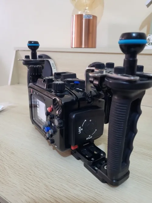 Caisson Sous-marin étanche Nauticam RX100 VII / 7 pack pro + Sony RX100 VII vidéos UHD 4K 30/24