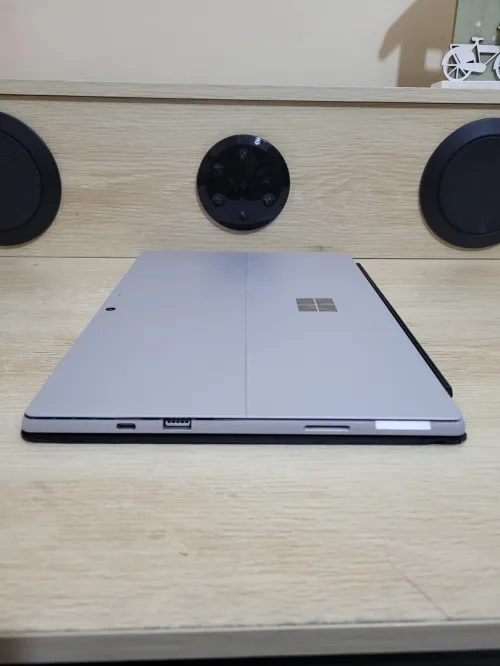 Surface Pro 7 + | i7 1165G7 | 32GB RAM | 1TB SSD | INTEL IRIS GRAPHICS