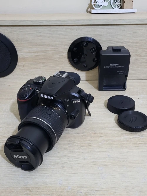 Nikon D3400 Appareil Photo Numérique Réflex 24.2 Mpix + OBJECTIF Nikon AF-P DX Nikkor 18 55mm f 3.5 5.6 g vr
