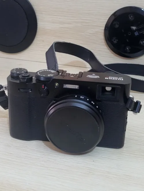 fujifilm x100v Vidéo 4K | Capteur X-Trans CMOS 4 de 26.1 MP | Objectif 23 mm F/2.0 | Processeur X 4 