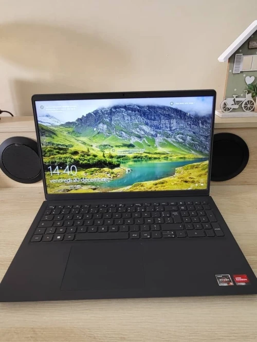 DELL VOSTRO 15.6'' FHD | RYZEN 5 5500U | 8GB RAM | 512GB SSD | AMD RADEON GRAPHICS 