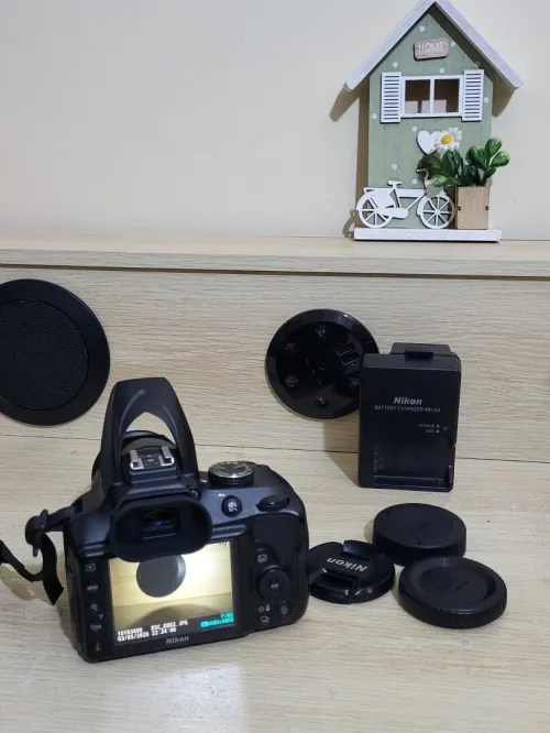 Nikon D3400 Appareil Photo Numérique Réflex 24.2 Mpix + OBJECTIF Nikon AF-P DX Nikkor 18 55mm f 3.5 5.6 g vr