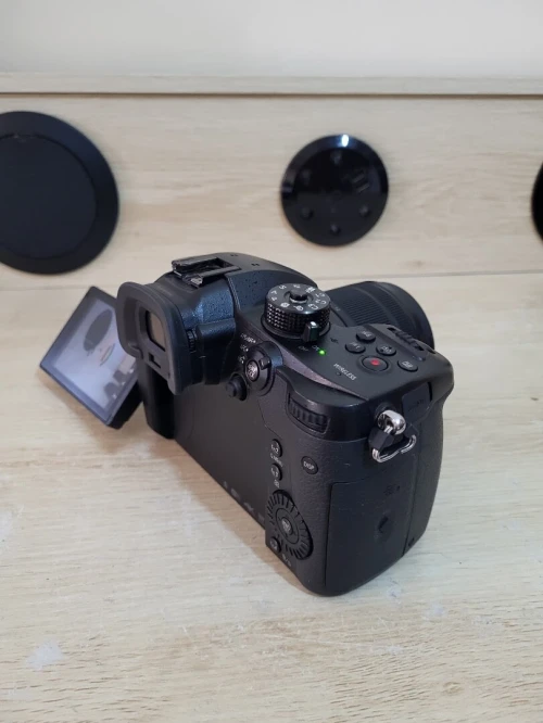 Panasonic Lumix DC-GH5 Appareil photo hybride de 20.3 MP | Vidéo UHD 4K/60p à durée illimitée + OBJECTIF Lumix G Vario 12-60mm f/3.5-5.6 Asph
