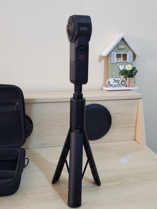 Insta360 One RS 1-inch 360 Edition - Caméra 360 VIDEO UHD 6K avec Deux capteurs 1 Pouce, co-conçue avec Leica, Photo 21MP, stabilisation FlowState, Faible luminosité de qualité, résistante à l'eau