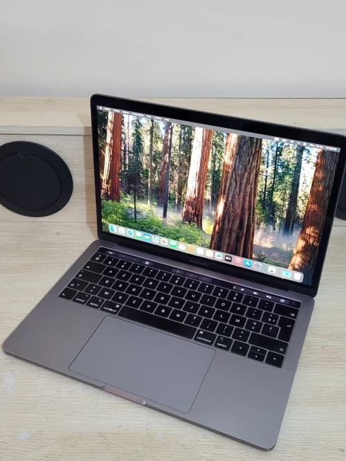 MacBook Pro Touch Bar Mid 2019 13-inch | INTEL CORE I5 QUATRE COEURS | 8GB RAM | 256GB SSD