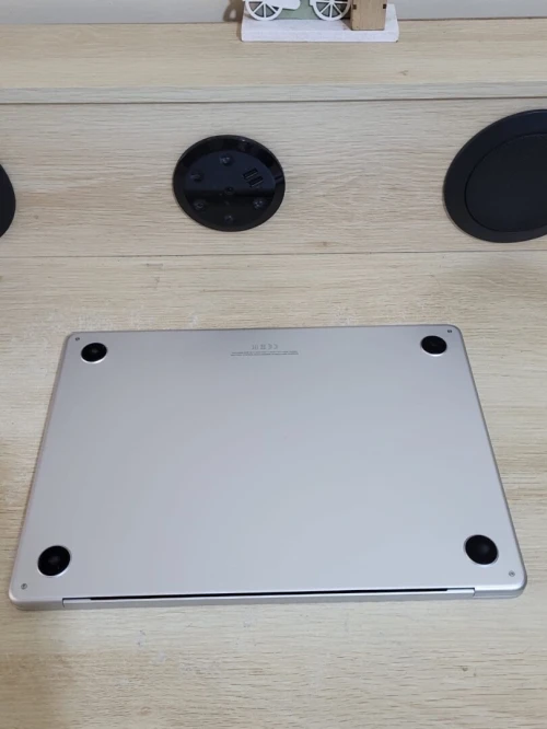 MacBook Air M4 2024 Argent | PUCE M4 8 CORE | GPU 8 CORE | 16GB RAM | 256GB SSD | CYCLES 57 | CAPACITÉ  BATTERIE 100%