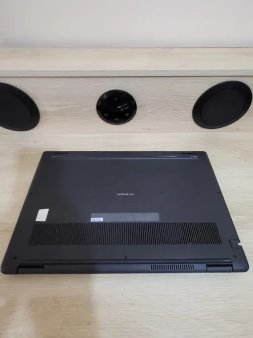 DELL LATITUDE 3520 15.6'' FHD | INTEL CORE i5 1135G7 | 8GB RAM | 256GB SSD | INTEL IRIS XE GRAPHICS