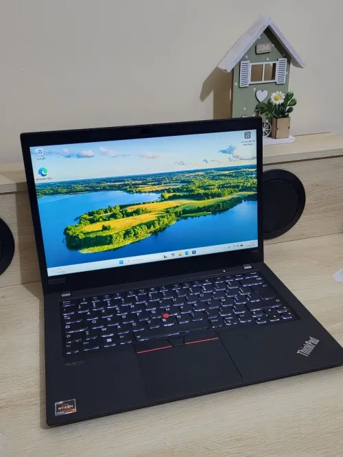 LENOVO THINKPAD P14S | RYZEN 7 PRO 5850U | 32GB RAM | 1TB SSD | RADEON PRO GRAPHICS 4GB