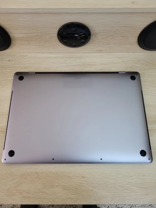 MacBook Pro 16" 2019 | CORE i7 | 16GB RAM | AMD RADEON PRO 555X 4GB | 256GB SSD | GAMME Workstation