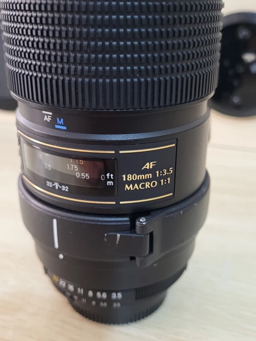 Téléobjectif Tamron 180mm f/3.5 SP AF Di LD IF Macro 1:1 Monture Nikon