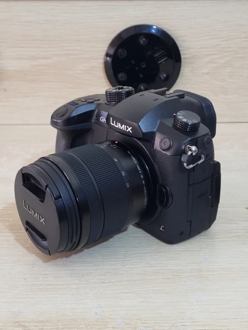 Panasonic Lumix DC-GH5 Appareil photo hybride de 20.3 MP | Vidéo UHD 4K/60p à durée illimitée + OBJECTIF Lumix G Vario 12-60mm f/3.5-5.6 Asph