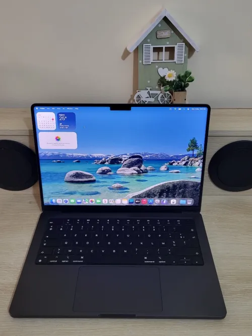MacBook Pro M3 2024 Noir sidéral | PUCE M3 11 CORE | GPU 14 CORE | 18GB RAM | 512GB SSD | CYCLES 240 | CAPACITÉ BATTERIE 88%