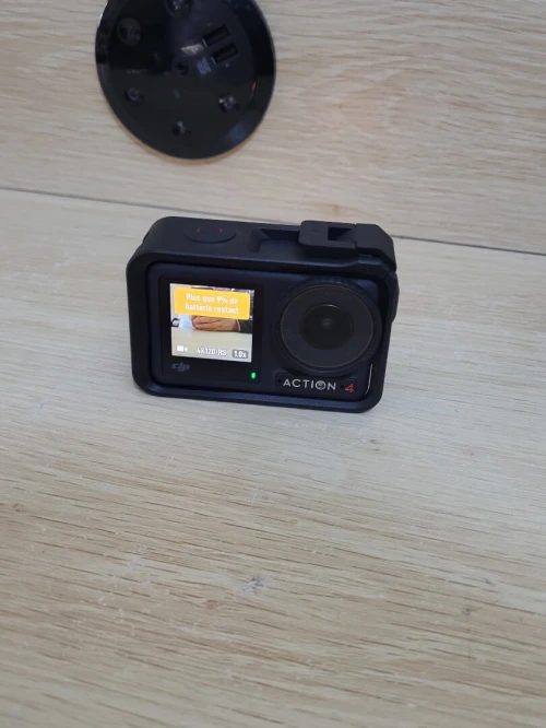 DJI Osmo Action 4 - Caméra d'Action étanche 4K/120 FPS Images saisissantes en Basse lumière 1770mAh
