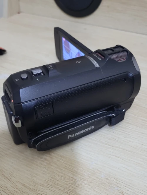 CAMERA PANASONIC HC-V770 Caméra Full HD WiFi NFC 
