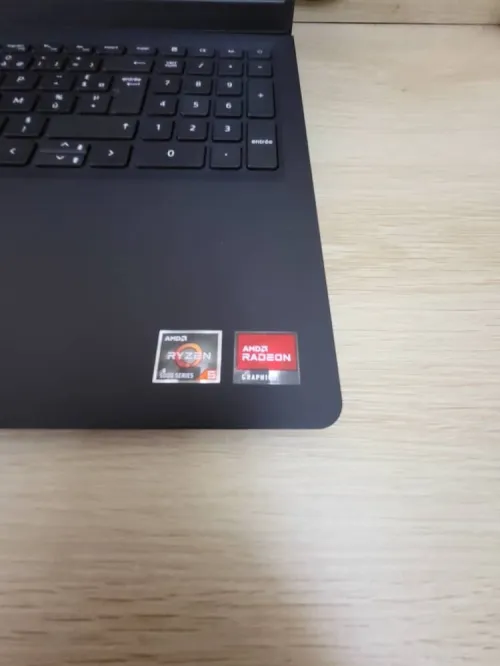 DELL VOSTRO 15.6'' FHD | RYZEN 5 5500U | 8GB RAM | 512GB SSD | AMD RADEON GRAPHICS