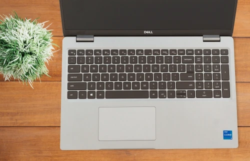 DELL LATITUDE 5520 | INTEL 11TH GEN CORE i7 1165G7 @2.8GHz | 16GB RAM | 512GB SSD | INTEL Iris Xe
