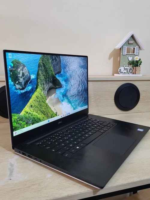 DELL PRECISION 5530 | CORE i7-8850H | NVIDIA Quadro P1000 4GB | 32GB RAM | 512GB NVMe | WORKSTATION