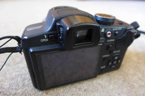 Panasonic Lumix FZ38 Zoom 18x Optical Résolution : 12.1Mp