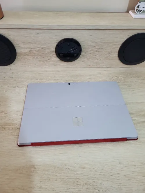 Microsoft Surface Pro 4 | INTEL CORE i7 6650U | 8GB RAM | 256 SSD | INTEL IRIS GRAPHICS