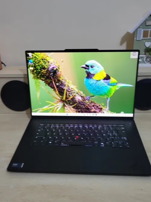 IA THINKPAD P1 | OLED UHD 4K TACTLE | CORE ULTRA 9-185H vPro | NVIDIA RTX 4070 8GB | 32GB RAM | 1TB NVMe | Workstation