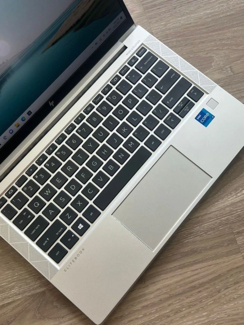 HP ELITEBOOK 830 G8 | CORE I7-1185G7 | 32GB RAM | 512 SSD | Iris Xe Graphics