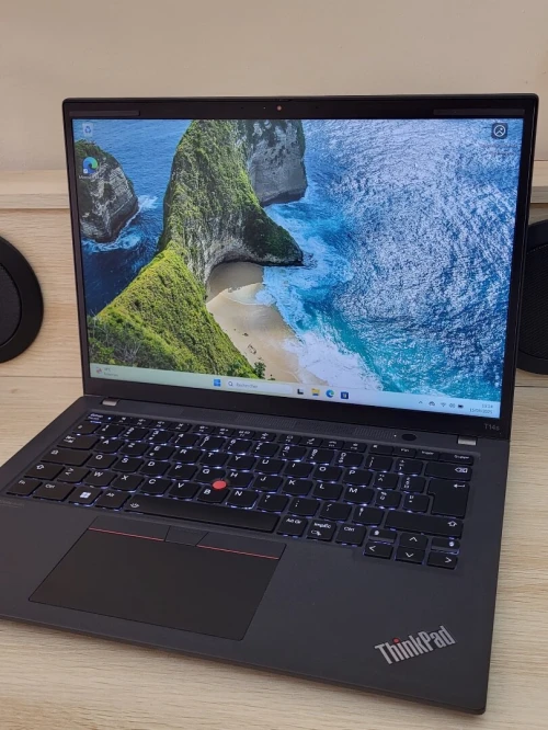 LENOVO THINKPAD T14 | RYZEN 5 6650U 2.90GHz | 16GB RAM | 256GB NVME SSD | AMD RADEON GRAPHICS 