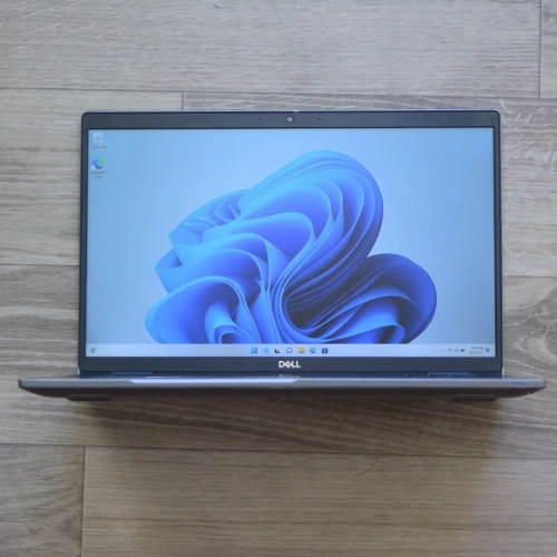 DELL LATITUDE 5520 | INTEL 11TH GEN CORE i7 1165G7 @2.8GHz | 16GB RAM | 512GB SSD | INTEL Iris Xe