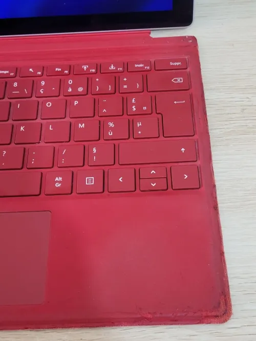 Microsoft Surface Pro 4 | INTEL CORE i7 6650U | 8GB RAM | 256 SSD | INTEL IRIS GRAPHICS