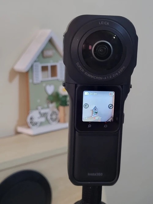 Insta360 One RS 1-inch 360 Edition - Caméra 360 VIDEO UHD 6K avec Deux capteurs 1 Pouce, co-conçue avec Leica, Photo 21MP, stabilisation FlowState, Faible luminosité de qualité, résistante à l'eau