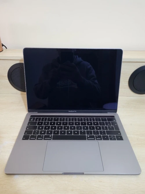 MacBook Pro Touch Bar Mid 2019 13-inch | INTEL CORE I5 QUATRE COEURS | 8GB RAM | 128GB SSD