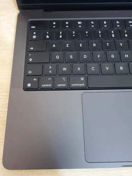 MacBook Pro M4 2024 Noir sidéral | PUCE M4 10 CORE | GPU 10 CORE | 16GB RAM | 512GB SSD | CYCLES 141 | CAPACITÉ BATTERIE 98%