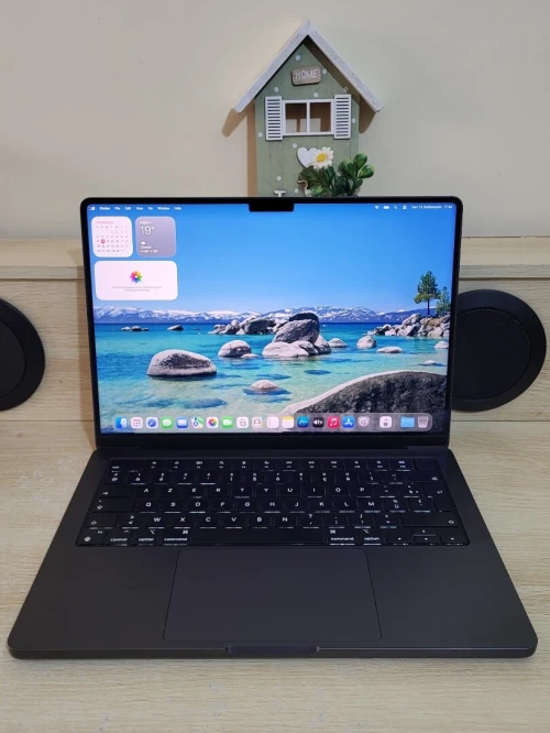 MacBook Pro M4 2024 Noir sidéral | PUCE M4 10 CORE | GPU 10 CORE | 16GB RAM | 512GB SSD | CYCLES 141 | CAPACITÉ BATTERIE 98%
