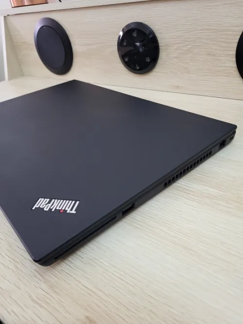THINKPAD P53s 15.6 FHD | CORE i7 8565U | NVIDIA QUADRO P520 2GB | 8GB RAM | 256 NVME SSD