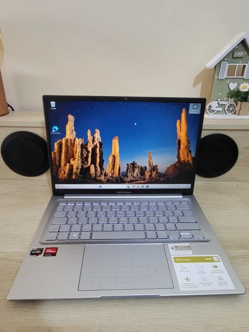 Asus Vivobook 14'' FHD + | RYZEN 7 PRO 7730U | 16GB RAM | 512GB NVMe SSD | AMD RADEON GRAPHICS