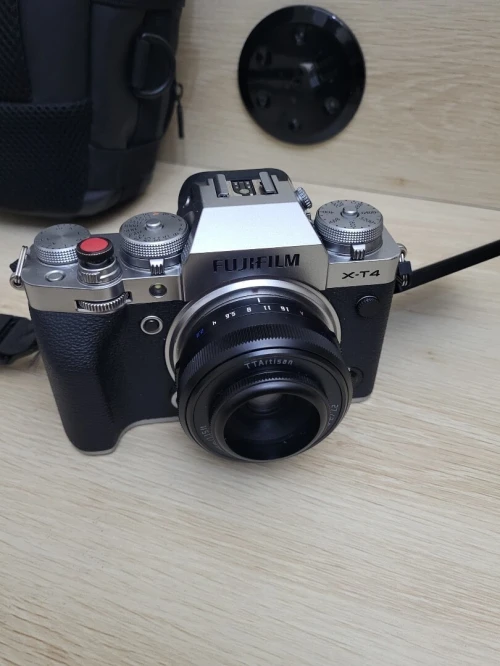 Fujifilm X-T4 sans miroir | 26Mpx | APS-C | 4K/UHD 60 pi/s | + OBLECTIF  TTARTISAN 27mm f/2.8 X AF