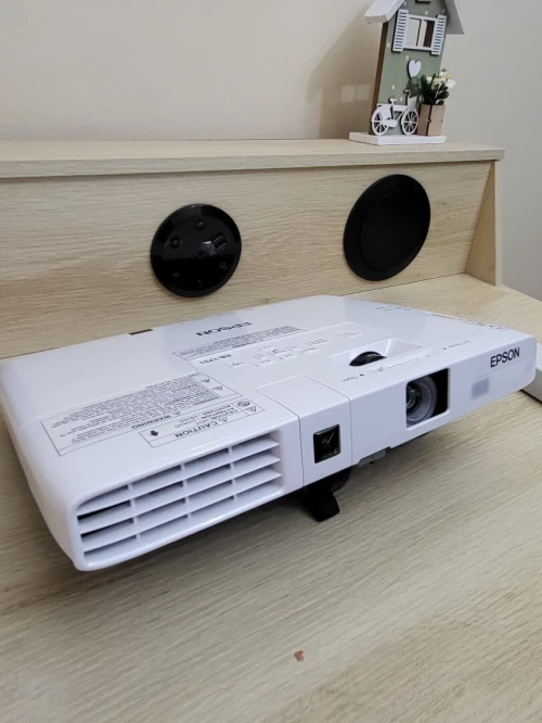 EPSON EB1751 PROJECTEUR 3LCD - PORTABLE - 2600 LUMENS - XGA (1024 x 768) - 4:3 + 2 TÉLÉCOMMANDES