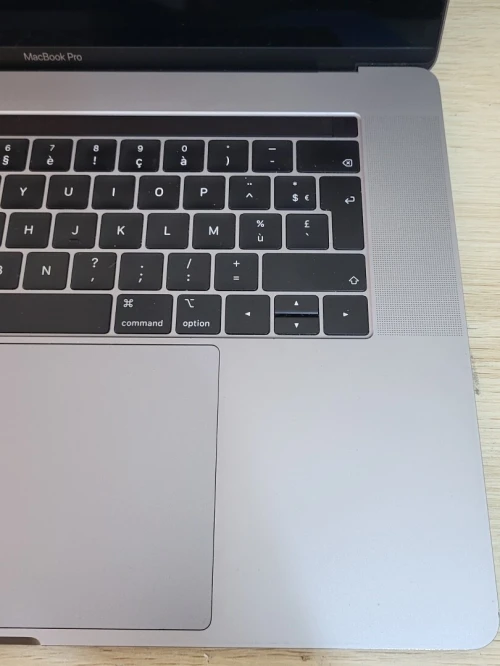 MacBook Pro 16" 2019 | CORE i7 | 16GB RAM | AMD RADEON PRO 555X 4GB | 256GB SSD | GAMME Workstation