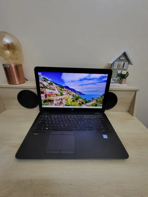 HP ZBook 15U G3 | CORE i7-6500U | 16GB RAM | 256GB NVMe SSD | WORKSATION