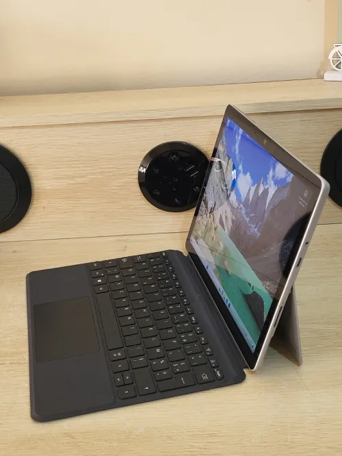 Microsoft Surface GO 2 TACTILE | CORE M3-8100Y 1.61GHz | 8GB RAM | 128GB SSD | | Poids : 544g