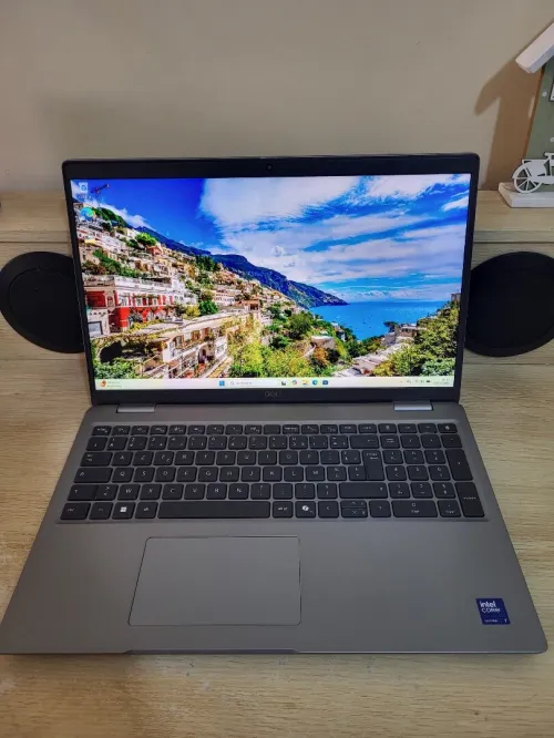 DELL PRECISION 3591 | CORE Ultra 7 165H | NVIDIA RTX 2000 ADA GEN 8GB | 1To NVMe SSD | 32GB RAM | WORKSTATION