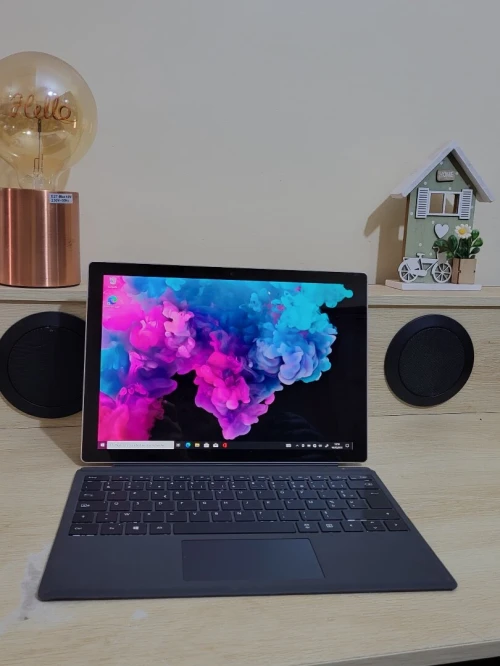 Microsoft Surface Pro 6 | CORE i7 8650U | 8GB RAM | 256GB SSD | INTEL UHD GRAPHICS