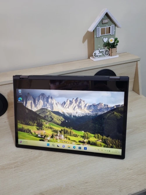LENOVO YOGA X360 Convertible | CORE i7 8550U | 16GB RAM | 512GB NVMe SSD | NVIDIA GeForce MX130 2GB