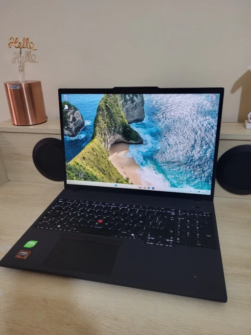 THINKPAD P16s GEN 4 | RYZEN AI 7 PRO 350/w | 32GB RAM | 512GB | RADEON 860M 8GB | Workstation