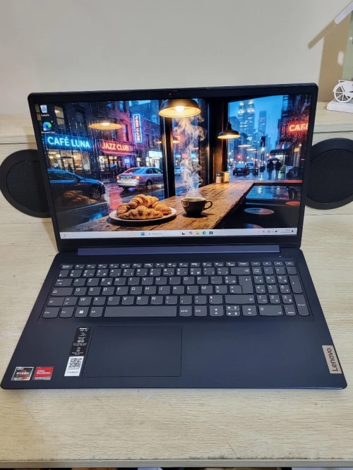 Lenovo IdeaPad 1 15.6'' FHD | RYZEN 7 5700U | 16GB RAM | 512GB NVMe SSD | AMD RADEON GRAPHICS 2GB