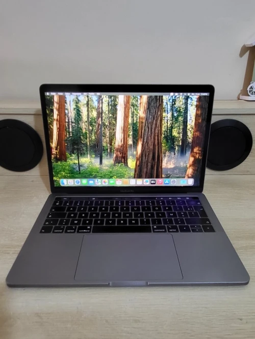 MacBook Pro Touch Bar Mid 2019 13-inch | INTEL CORE I5 QUATRE COEURS | 8GB RAM | 256GB SSD