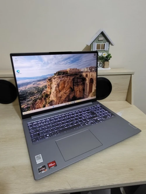 ThinkBook 16 G6 ABP 16'' FHD + | RYZEN 7 7730U | 16GB RAM | 1TB NVMe SSD | AMD RADEON GRAPHICS 2GB