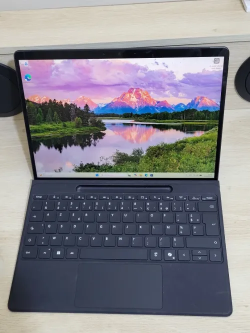 MICROSOFT SURFACE Pro 8 TACTILE - INTEL 11EME GEN i5-1135U - 8GB RAM - 512GB SSD - QHD 2880 x 1920
