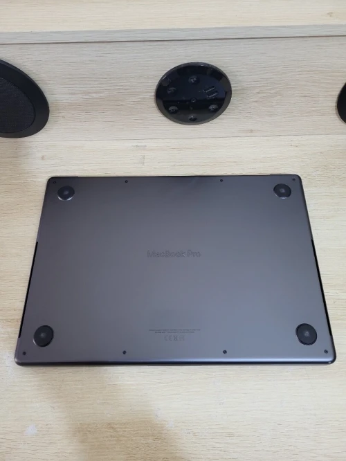 MacBook Pro M4 MAX 14'' 2024 | Puce M4 Max CPU 16 COEURS | GPU 40 COEURS | 64GB RAM | 1TB SSD | CYCLES 177
