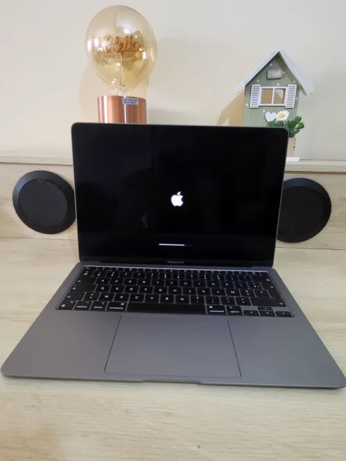 MacBook Air M1 | 8GB RAM | 256GB SSD |